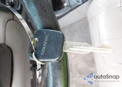 2000 Ford Explorer Xlt из США, поврежденный, VIN 1FMZU83P6YZC14626